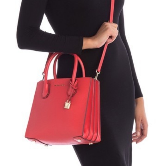 🆕Michael Kors medium tote. - Picture 3 of 13